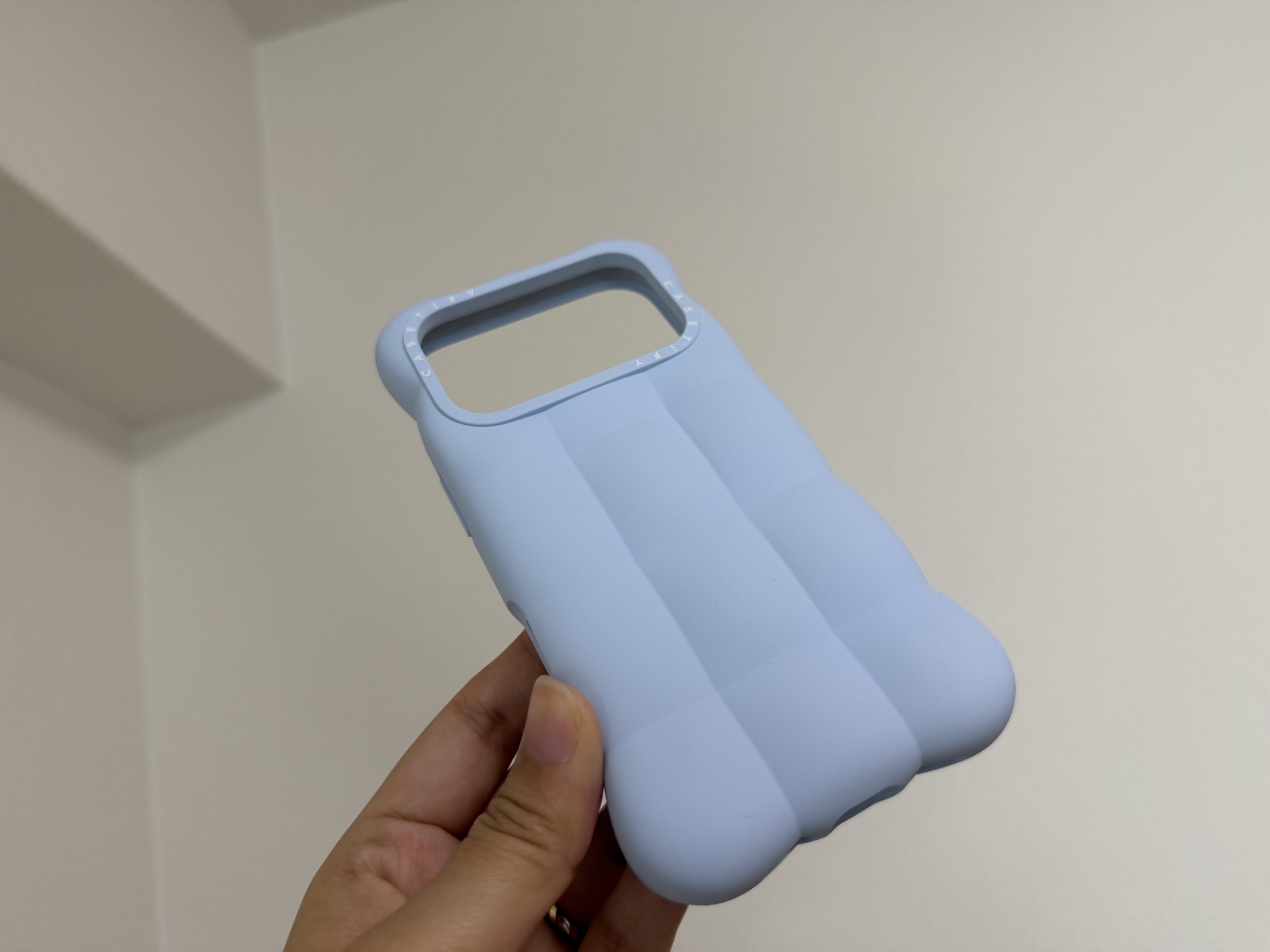 CASETiFYのクラウドケースの写真